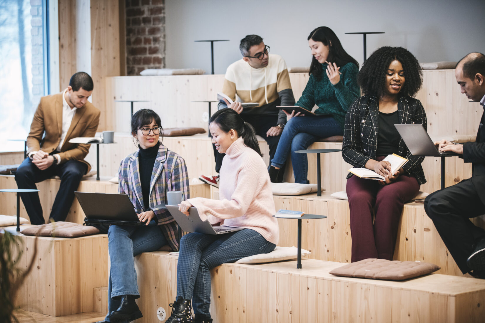 Apply for Fully Funded SI Scholarship for Global Professionals 2025